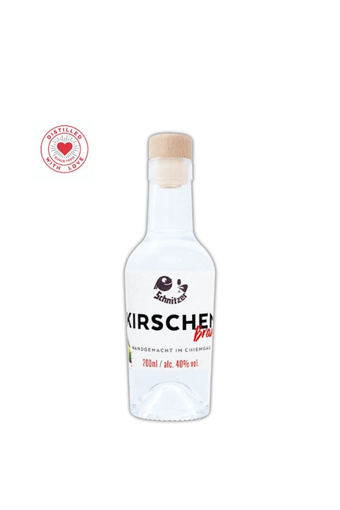 Destillerie Schnitzer Kirschbrand – 200 ml und 500 ml Flaschen, aromatischer Kirschbrand.